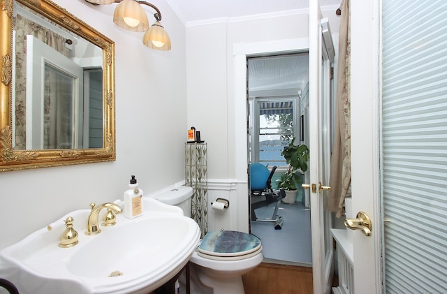 1 Best View Rd, Waterford, CT 06375 - bathroom with crown molding and wood finished floors