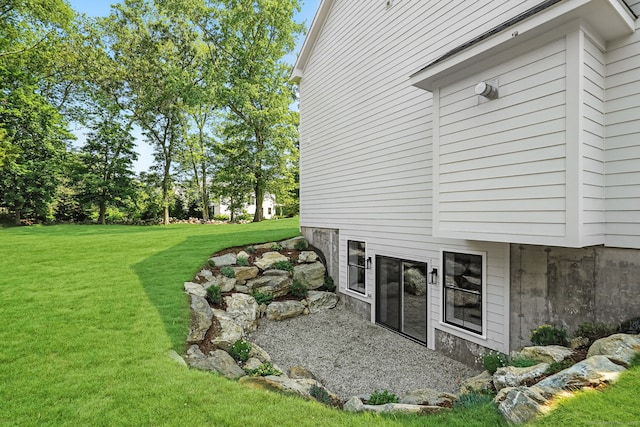 28 Pin Oak Ct, Westport, CT 06880 - view of green lawn
