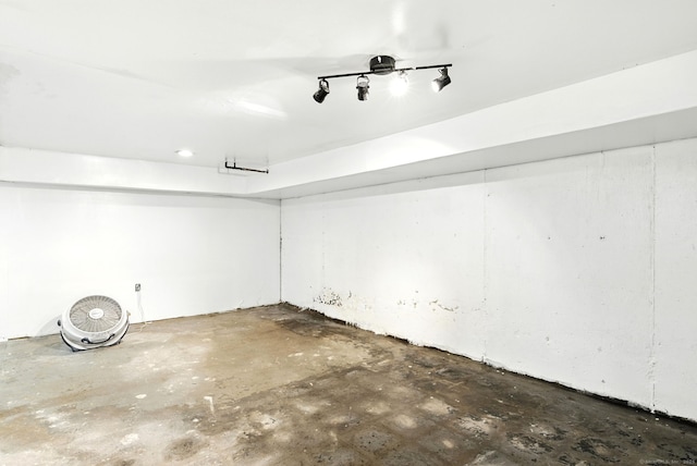780 Park Ave, Windsor, CT 06095 - view of garage