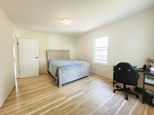 21 Arch St, Waterbury, CT 06710 - bedroom featuring light wood-style flooring and a desk