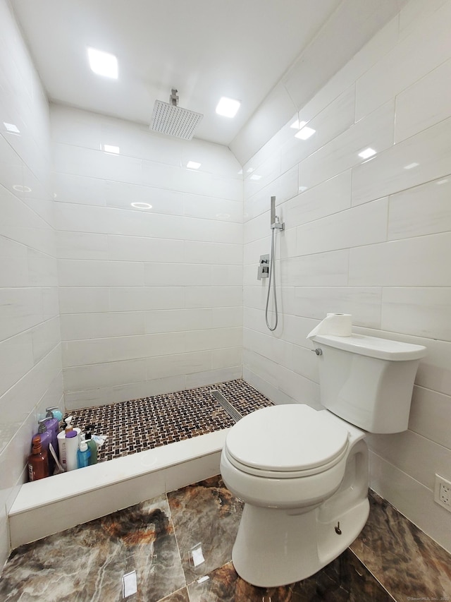 21 Arch St, Waterbury, CT 06710 - bathroom with toilet and tiled shower