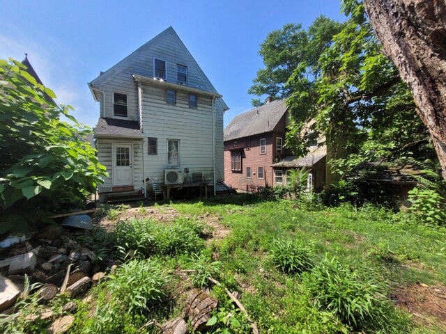 21 Arch St, Waterbury, CT 06710 - back of house with entry steps