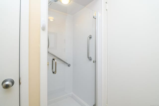 291 Heritage Vlg Unit C, Southbury, CT 06488 - full bath with a shower stall