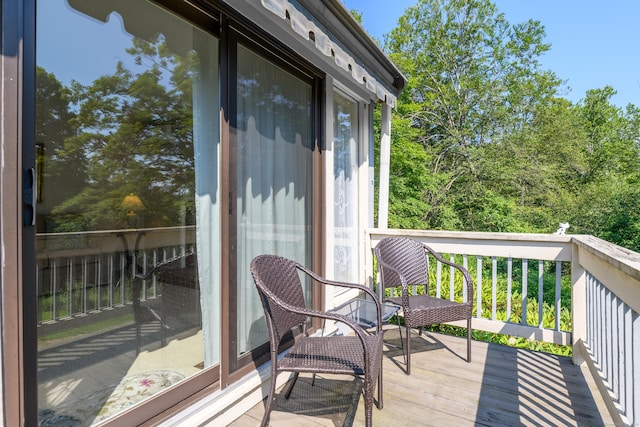 291 Heritage Vlg Unit C, Southbury, CT 06488 - view of wooden deck