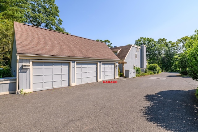 291 Heritage Vlg Unit C, Southbury, CT 06488 - view of garage