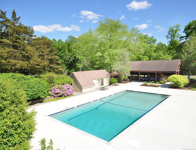 291 Heritage Vlg Unit C, Southbury, CT 06488 - outdoor pool with a patio area