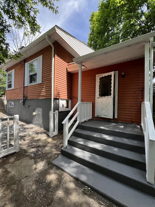 6 Victory Dr, New Haven, CT 06515 - property entrance