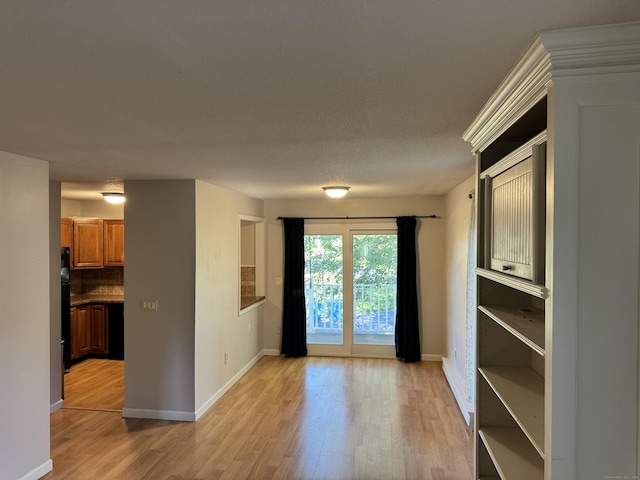 4 Starrwood Dr Unit 4, Norwich, CT 06360 - entryway featuring light wood-type flooring and baseboards
