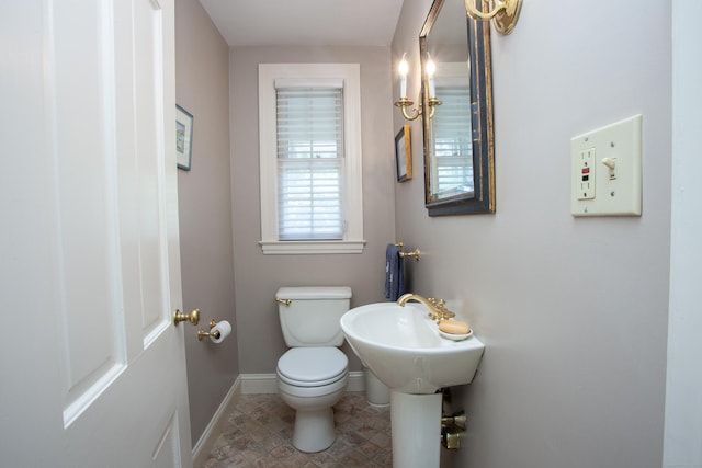 23 Mountain View Dr, West Hartford, CT 06117 - bathroom featuring toilet and baseboards