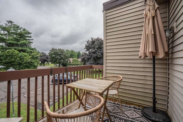 506 Twin Circle Dr Unit 506, South Windsor, CT 06074 - view of balcony
