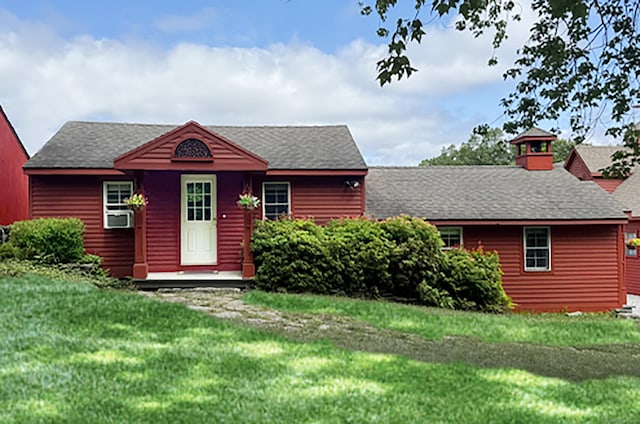12 Jackson Rd, Killingworth, CT 06419 - view of front of house featuring a shingled roof and a front lawn