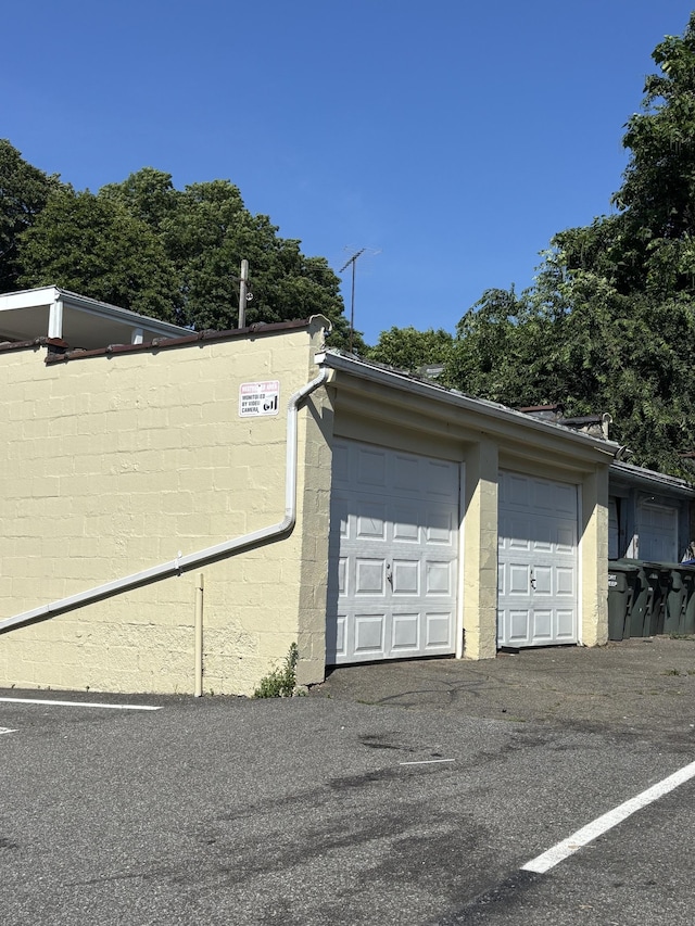 1483 Boston Ave, Bridgeport, CT 06610 - view of garage