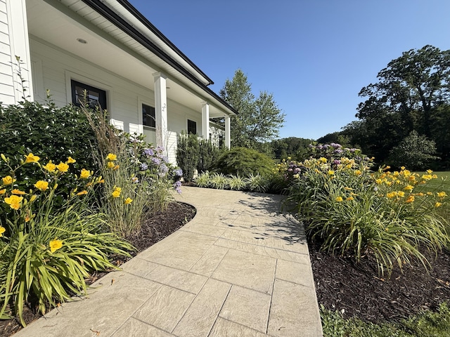 22 Thorson Rd, Oxford, CT 06478 - view of porch