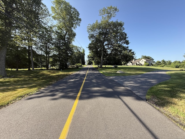 22 Thorson Rd, Oxford, CT 06478 - view of asphalt road