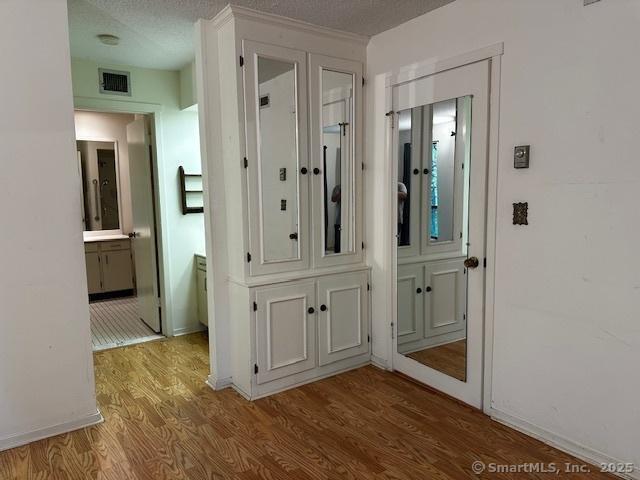 4 Heritage Crst Unit A, Southbury, CT 06488 - view of closet