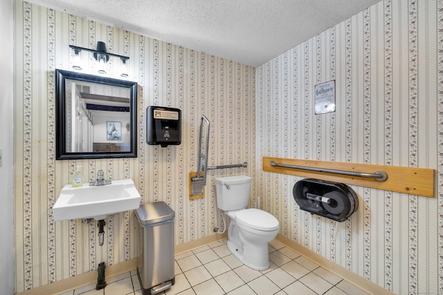 678 Colonel Ledyard Hwy, Ledyard, CT 06339 - bathroom featuring tile patterned floors and a textured ceiling