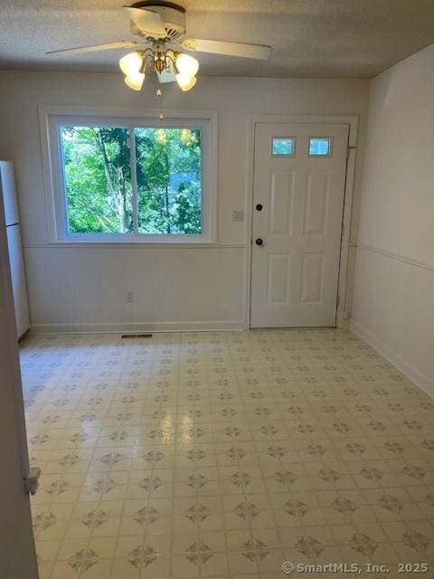 273 Derby Ave Unit 810, Derby, CT 06418 - foyer featuring a ceiling fan, light floors, and a textured ceiling