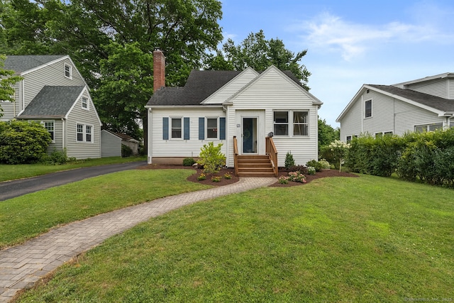 39 Dartmouth Ave, West Hartford, CT 06110 - bungalow featuring a chimney and a front yard