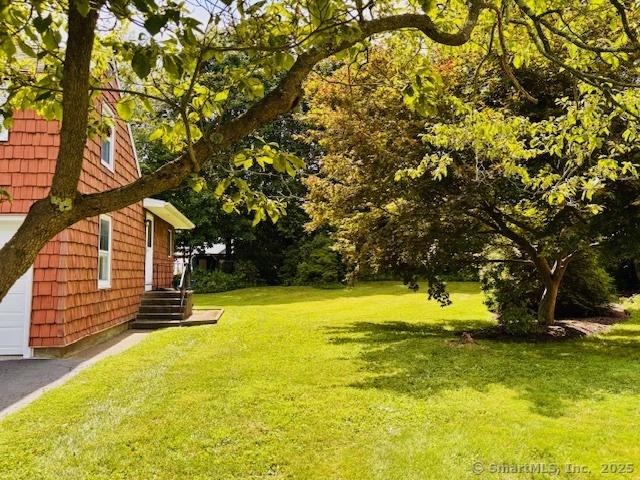 84 Blamey Cir, Stratford, CT 06614 - view of green lawn
