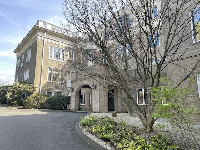500 Prospect St Apt 4A, New Haven, CT 06511 - view of front of house featuring asphalt driveway