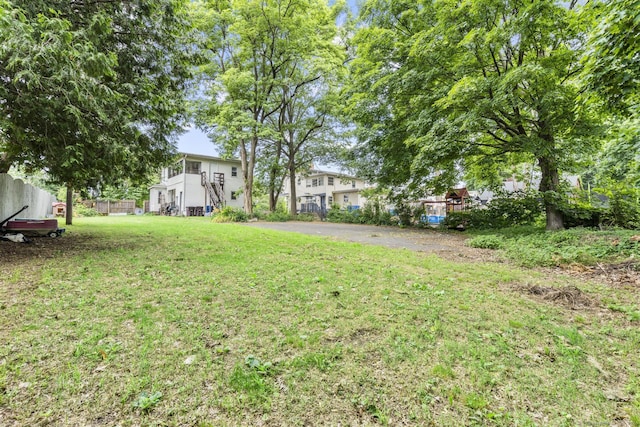 104 Greenwood St, New Britain, CT 06051 - view of grassy yard