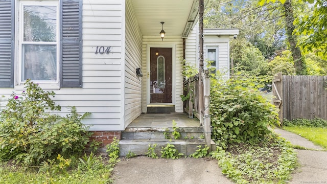 104 Greenwood St, New Britain, CT 06051 - entrance to property
