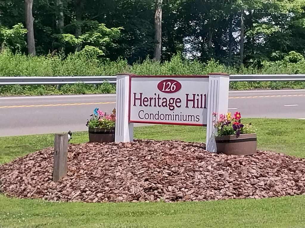 126 Sherman Hill Rd Apt C7, Woodbury, CT 06798 - photo 1