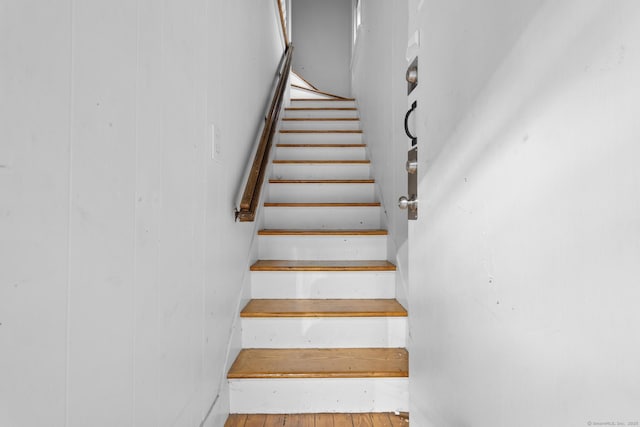 1691 State St, Hamden, CT 06517 - view of staircase