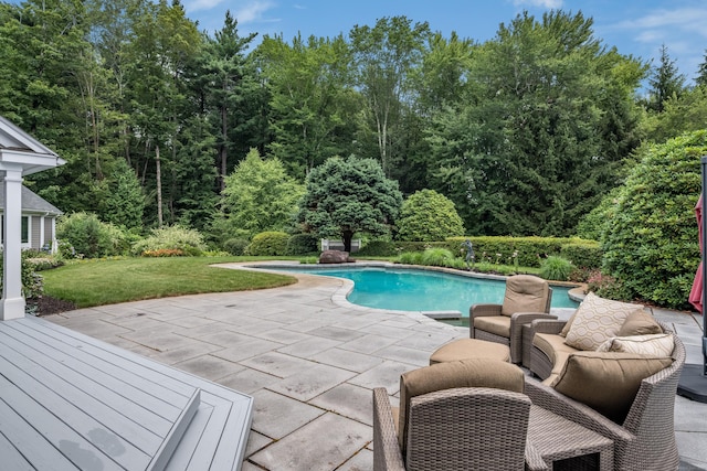 8 Up The Rd, Simsbury, CT 06092 - swimming pool with a patio and a yard