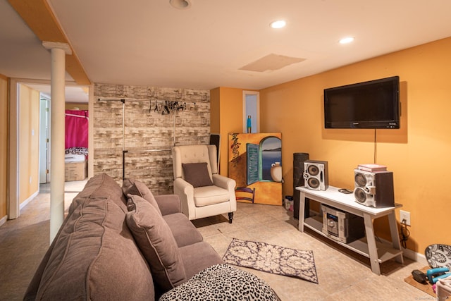 19 Marion St, Hartford, CT 06106 - living room featuring recessed lighting and baseboards