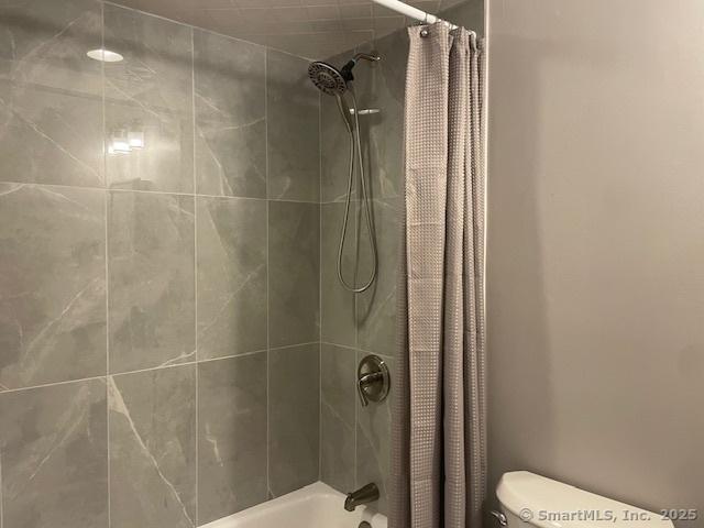 104 N Turnpike Rd Unit B, Wallingford, CT 06492 - bathroom with toilet and shower / bath combo