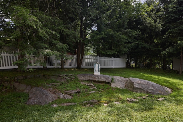 4 Heather Hl, Westport, CT 06880