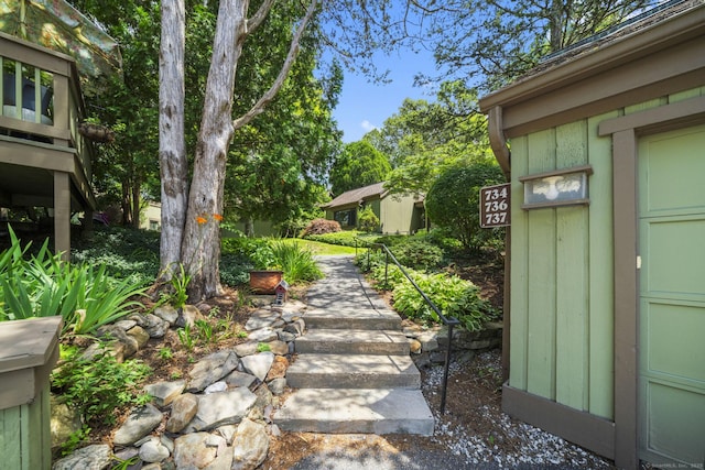 737 Heritage Vlg Unit A, Southbury, CT 06488 - view of yard