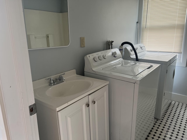 959 First Ave, West Haven, CT 06516 - laundry area featuring washing machine and dryer