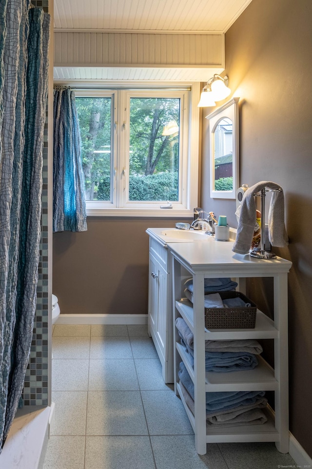 4 Melburn Ave, East Hampton, CT 06424 - bathroom with vanity and a shower with curtain