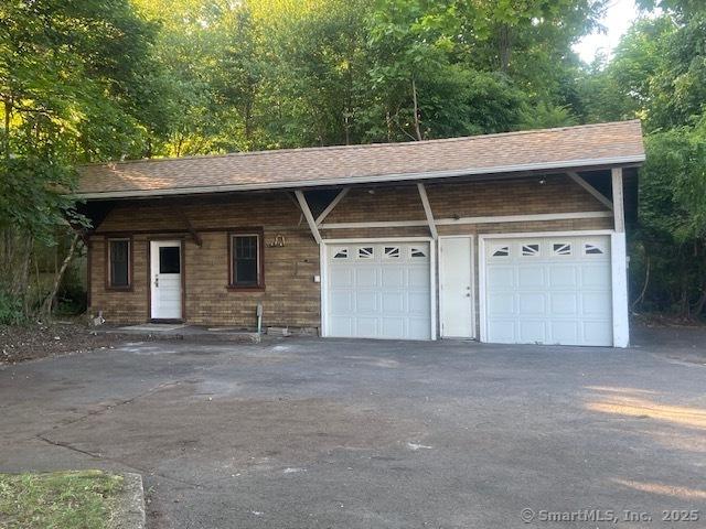 524 Broad St, Bristol, CT 06010 - garage with driveway