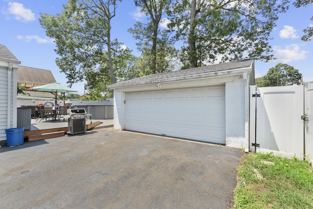 107 May St, West Haven, CT 06516 - detached garage with a gate