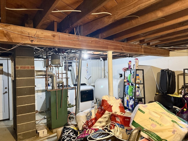 271 Jeniford Rd, Fairfield, CT 06824 - unfinished below grade area with heating fuel and a heating unit