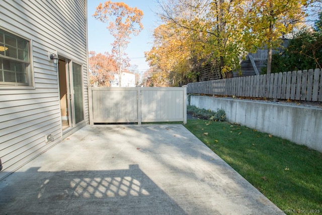 783 Naugatuck Ave, Milford, CT 06461 - fenced backyard featuring a patio