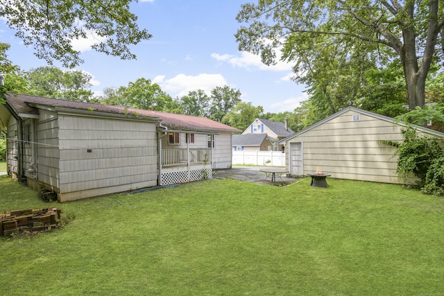 198 Macon Dr, Bridgeport, CT 06606 - view of yard with a patio area