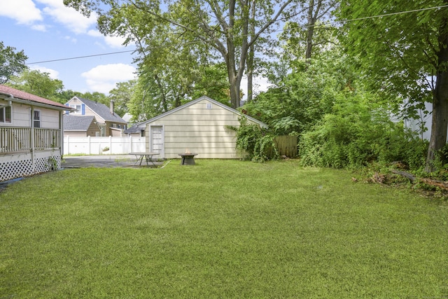 198 Macon Dr, Bridgeport, CT 06606 - view of yard with a patio