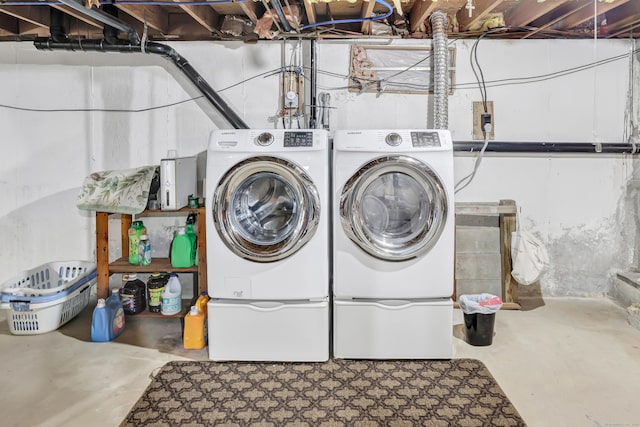 474 Franklin Ave, Stratford, CT 06614 - laundry area featuring washing machine and dryer