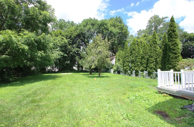 5 Golden Hill Ave, Danbury, CT 06811 - view of yard with a deck