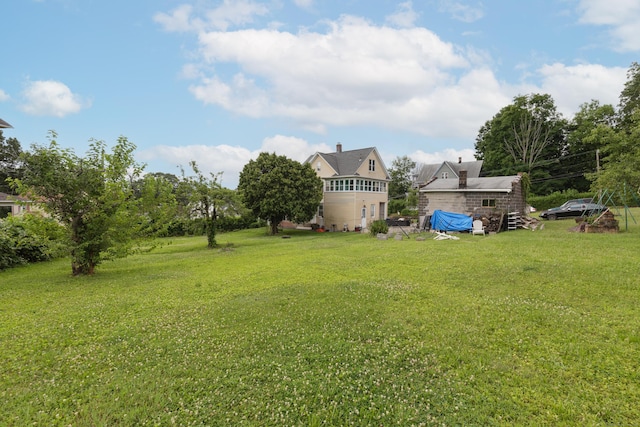213 Easton Ave, Waterbury, CT 06704 - view of grassy yard