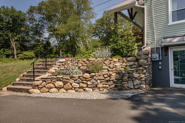 47 Chestnut Hill Rd, East Hampton, CT 06424 - exterior space featuring stairway