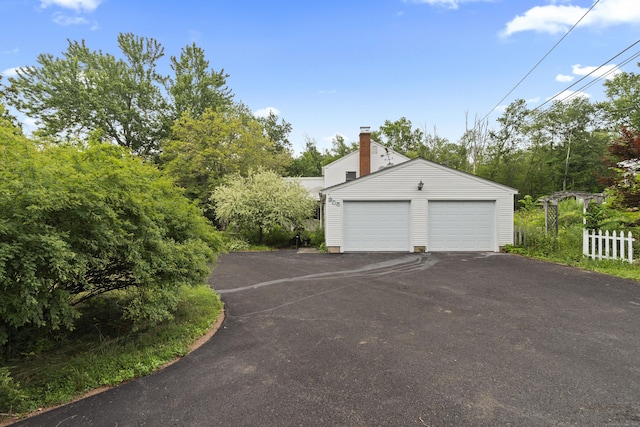 905 Meriden Ave, Southington, CT 06489 - view of detached garage