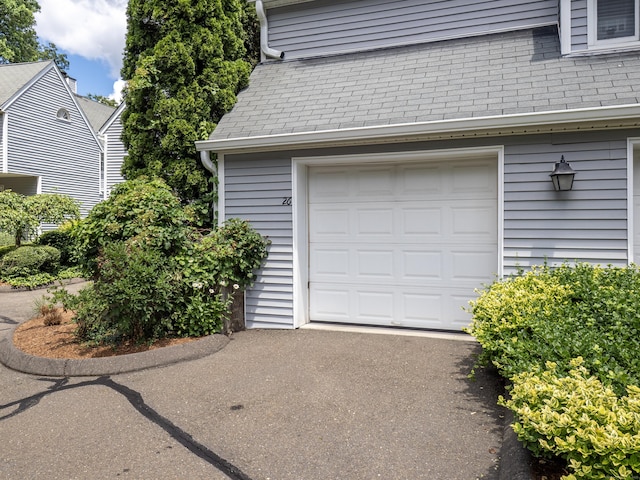 26 Wilton Crst Unit 26, Wilton, CT 06897 - garage with asphalt driveway