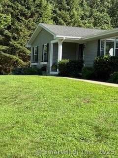 1 Brookfield Rd, Harwinton, CT 06791 - view of front facade featuring a front yard