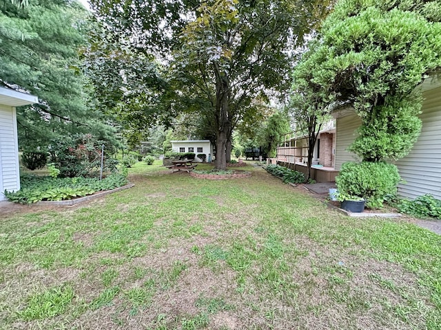 23 S Elm St, Windsor Locks, CT 06096 - view of green lawn