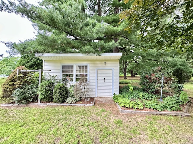 23 S Elm St, Windsor Locks, CT 06096 - view of outbuilding